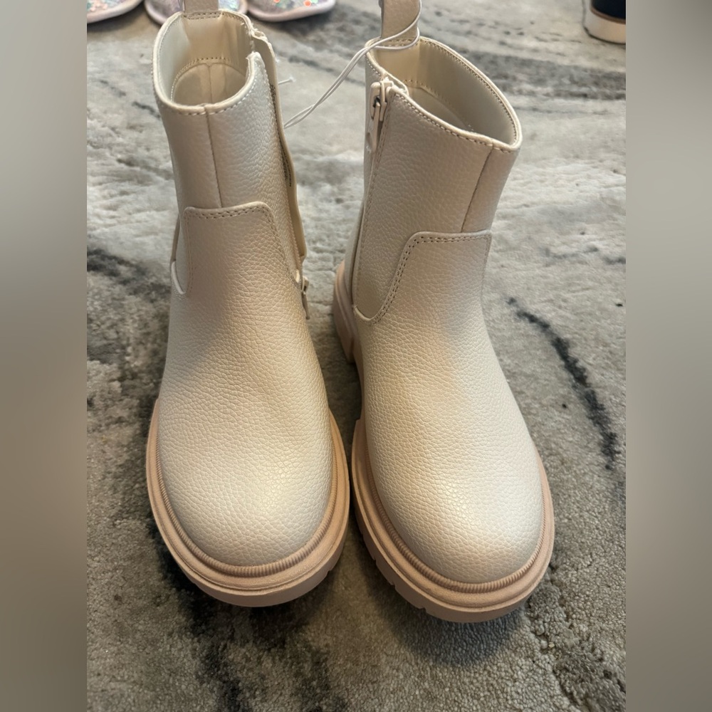 Art Class Boots Sz 13 (Brand New)